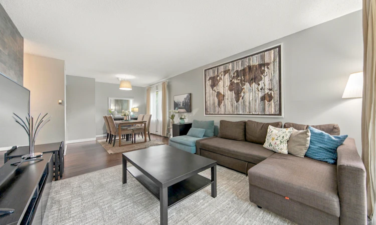 303-8400 Lansdowne Road