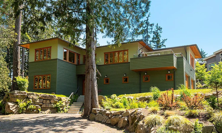 1655 Evergreen Lane