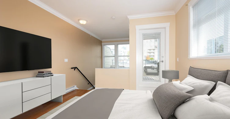 304-152 E 12th Street, North Vancouver, BC, V7L 2J4 - 2