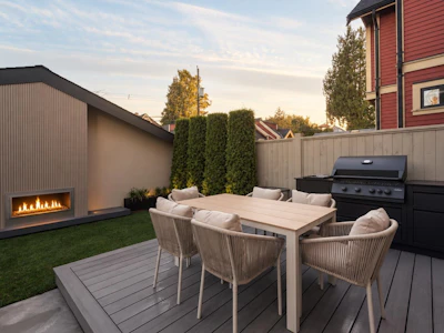 2-882 E 13 Avenue - 2
