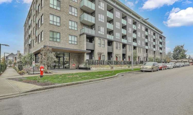 427-15738 85 Avenue