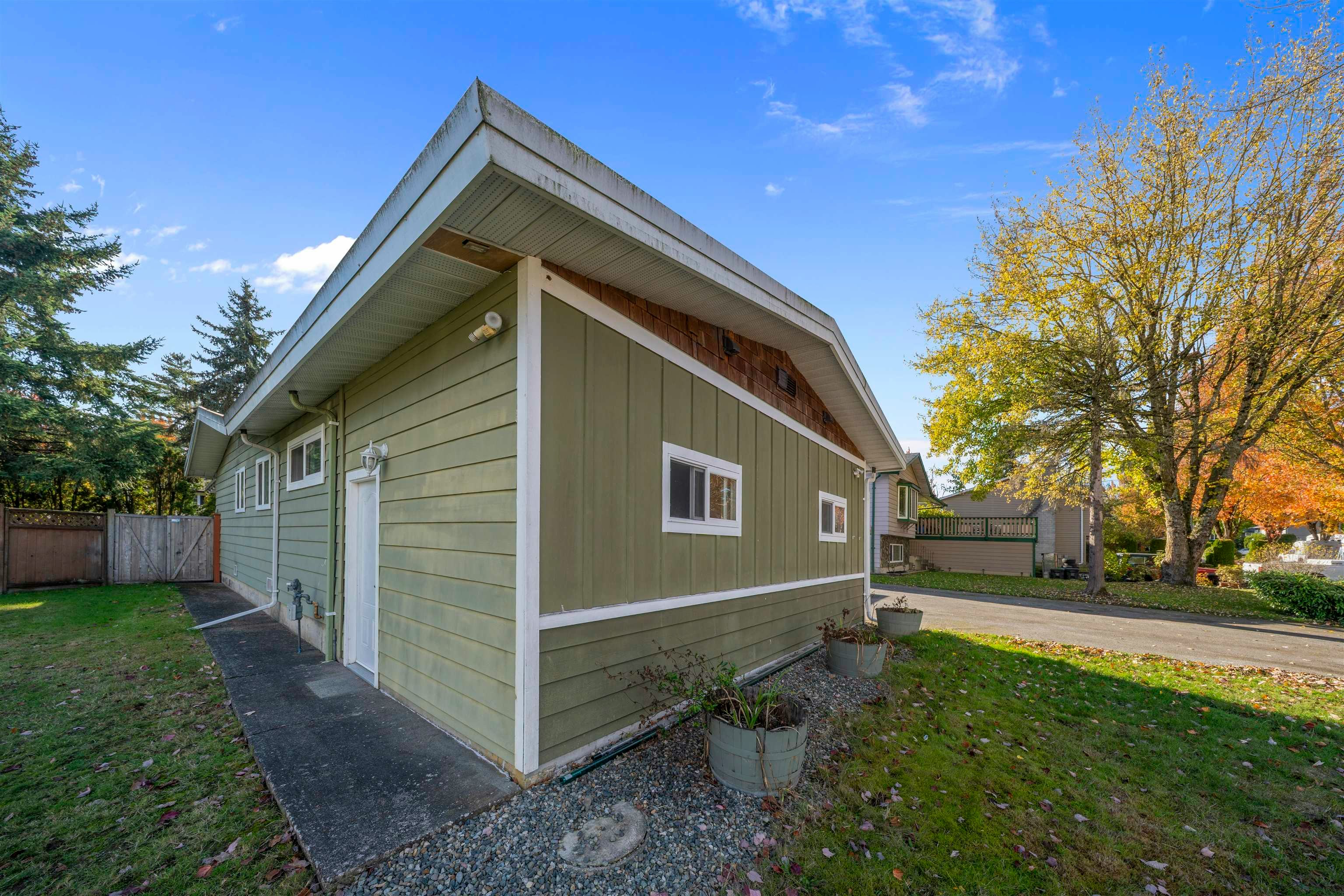 17254 61b Avenue - 2