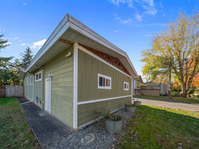 17254 61b Avenue - 2