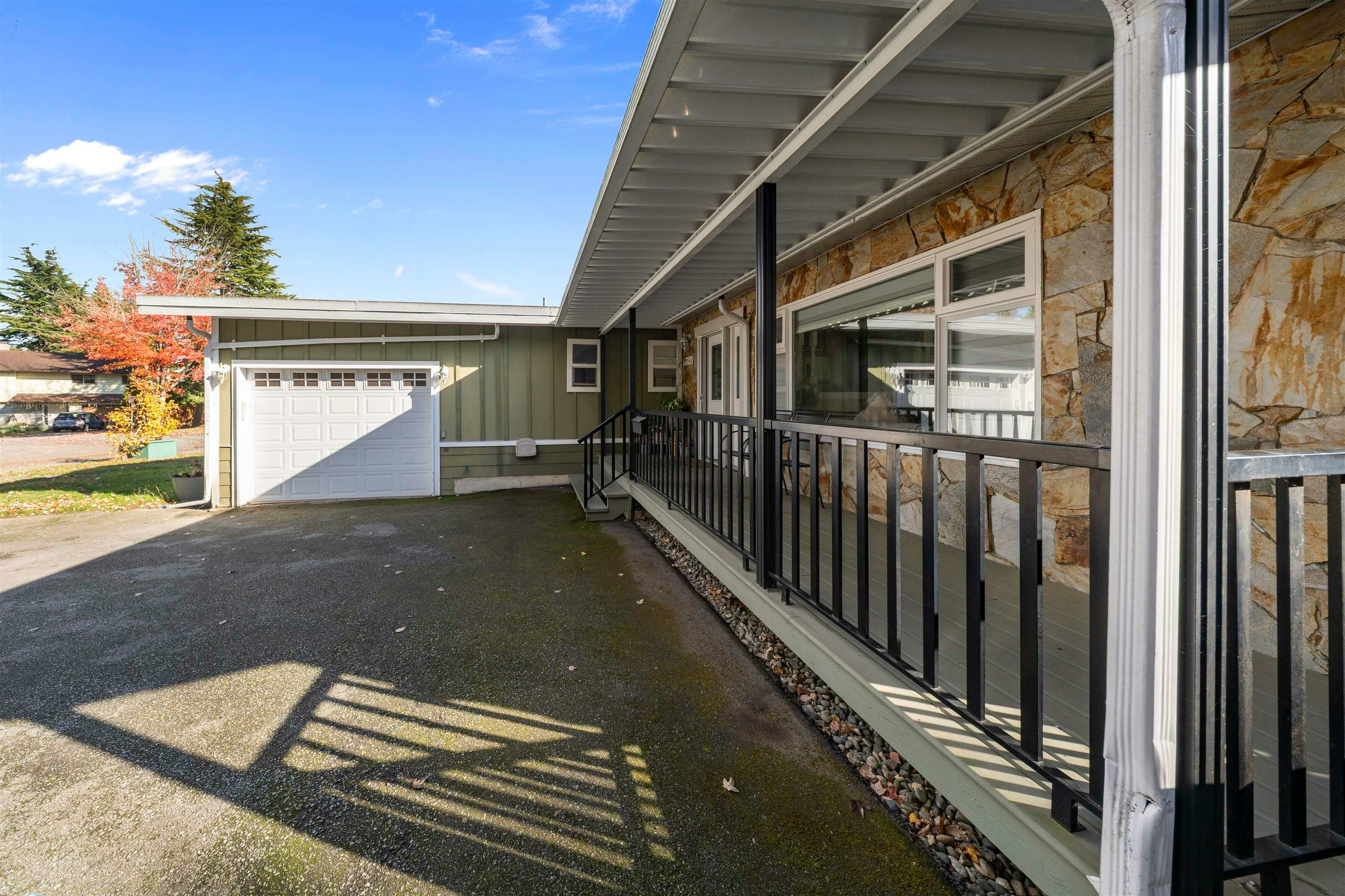 17254 61b Avenue - 5