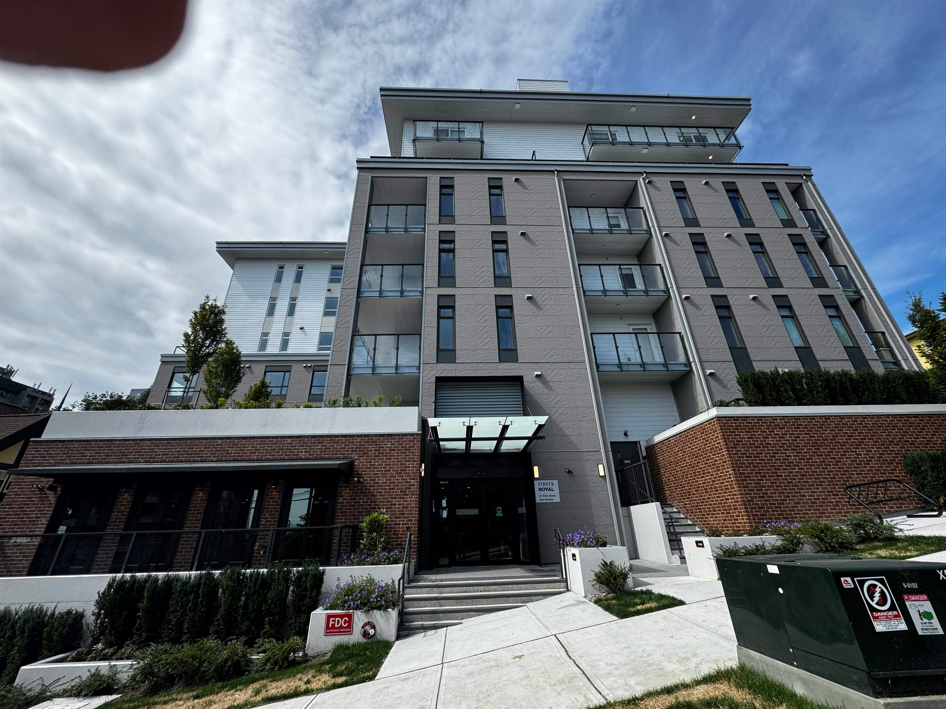 611-82 First Street, New Westminster, BC, V3L 0L8