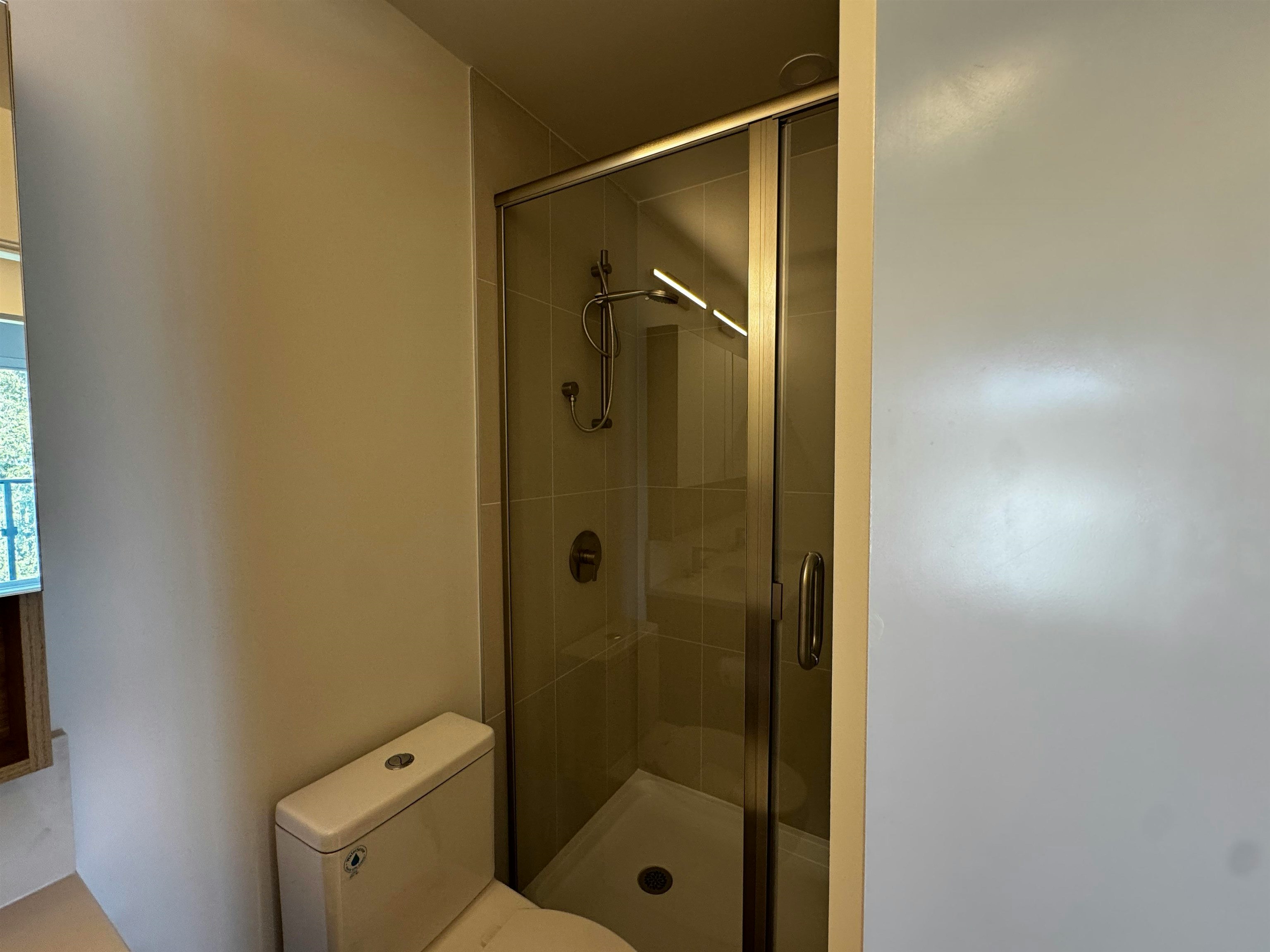 611-82 First Street, New Westminster, BC, V3L 0L8 - 9