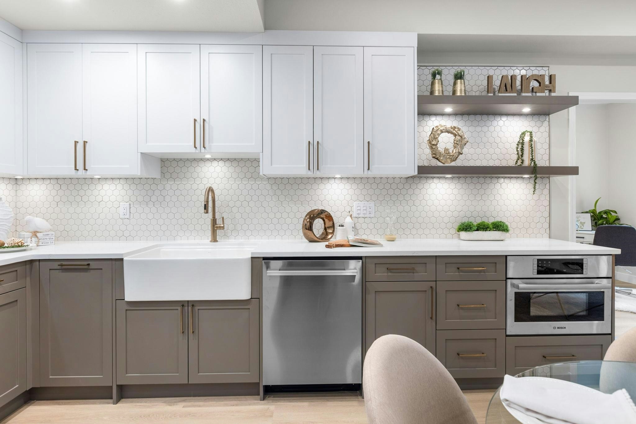 206-3151 Connaught Crescent - 5