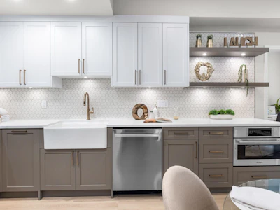 206-3151 Connaught Crescent - 5