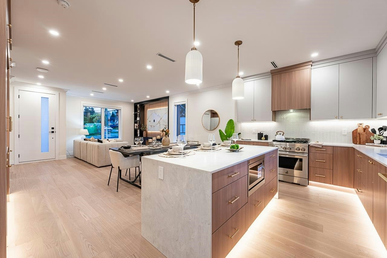2-7333 Stanley Street, Burnaby, BC, V5E 3B4