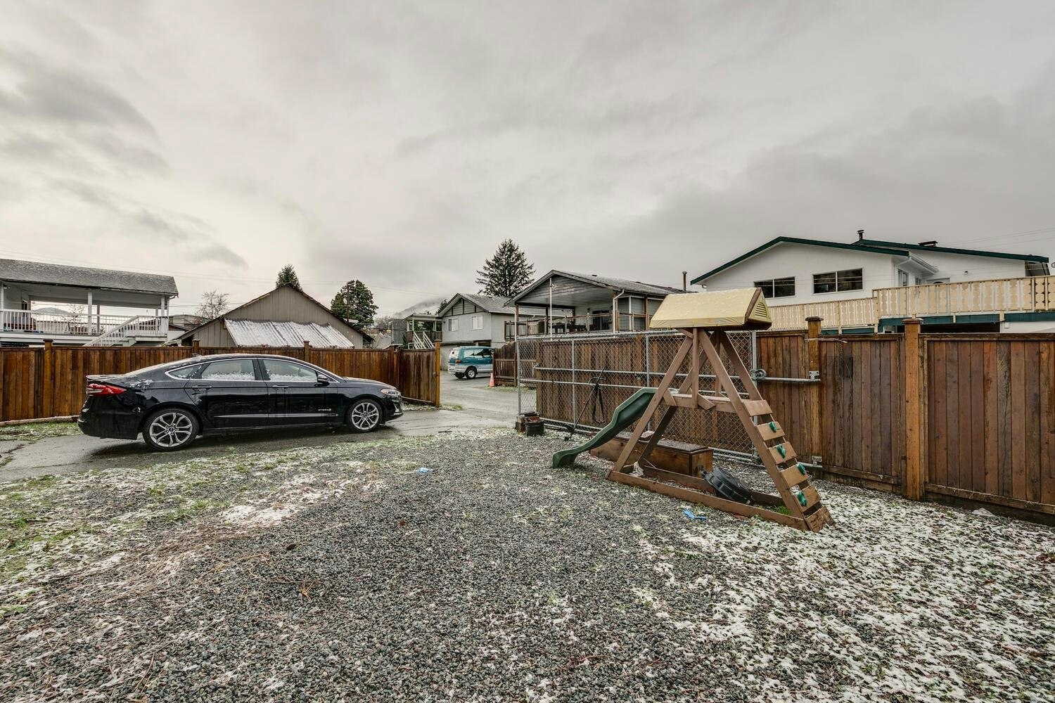 B-38027 Fourth Avenue, Squamish, BC, V8B 0A4 - 4