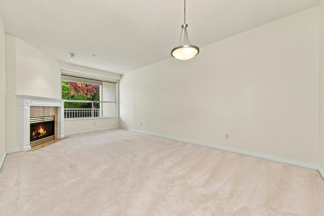 405-5270 Oakmount Crescent - 3