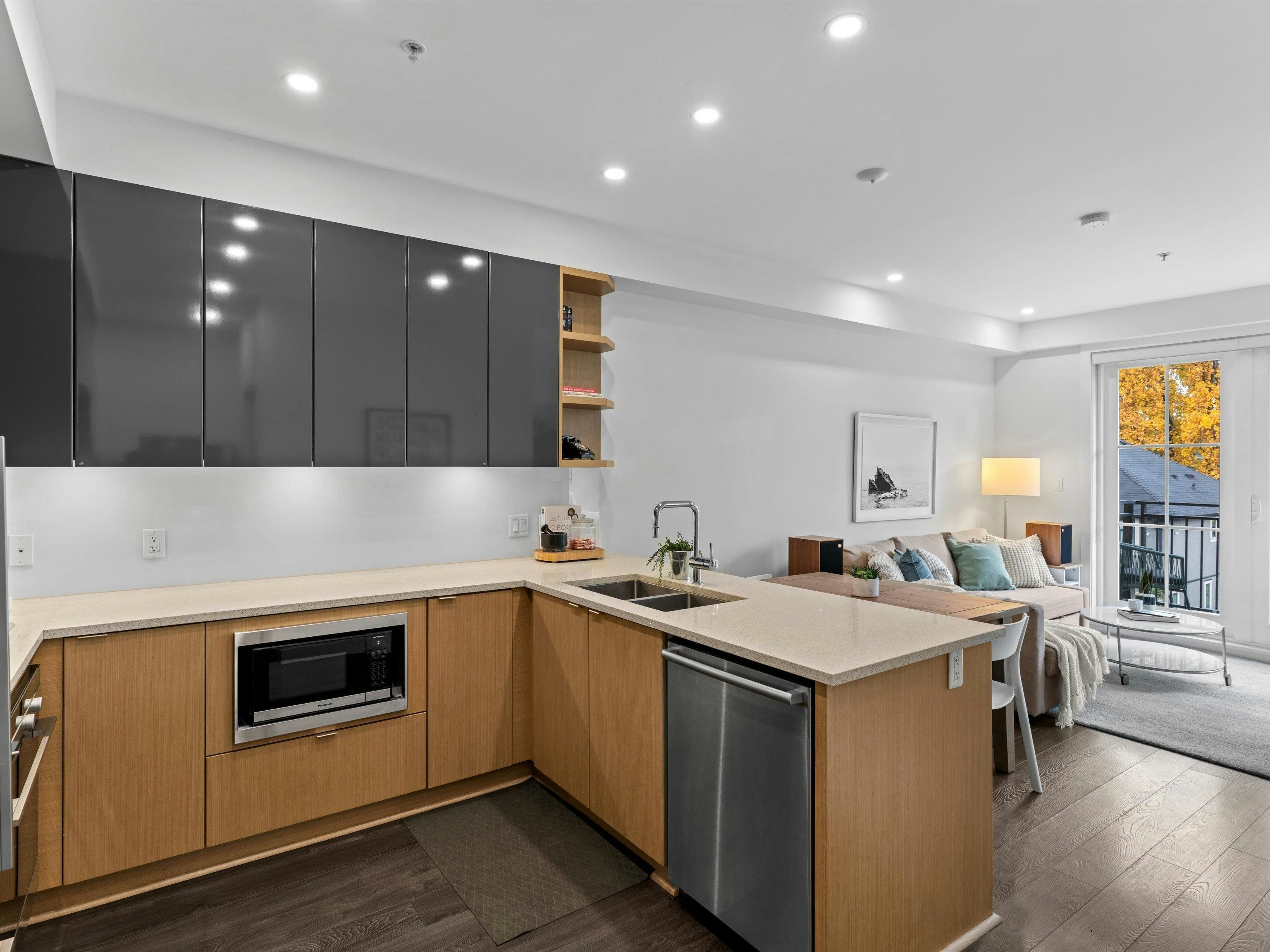302-2528 Collingwood Street, Vancouver, BC, V6R 0C1