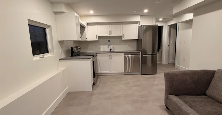 3-2339 Parker Street, Vancouver, BC, V5L 2M2