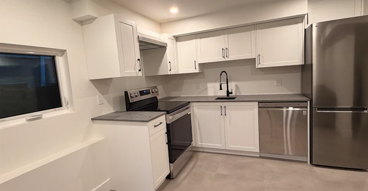 3-2339 Parker Street, Vancouver, BC, V5L 2M2 - 3