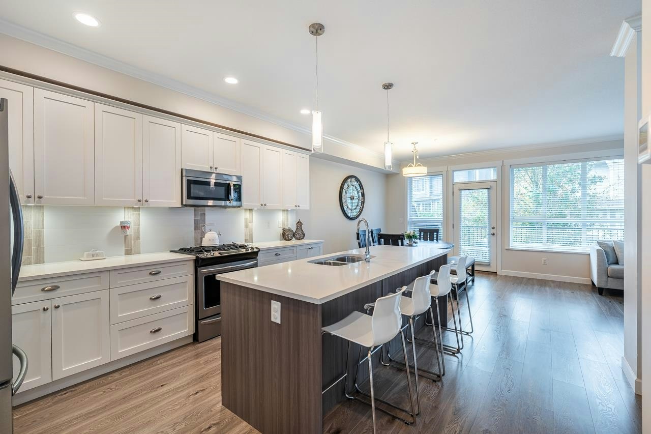 24-7059 210 Street - 3