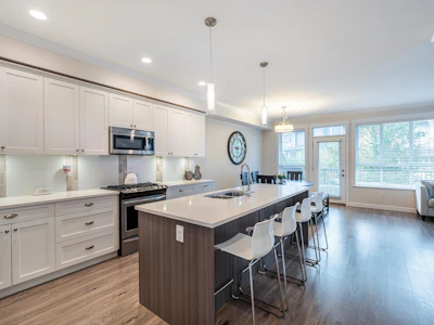 24-7059 210 Street - 3
