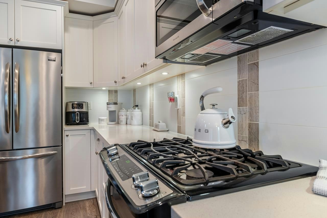 24-7059 210 Street - 5