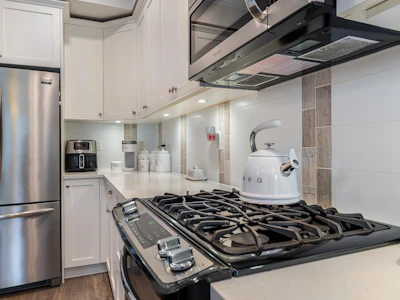 24-7059 210 Street - 5