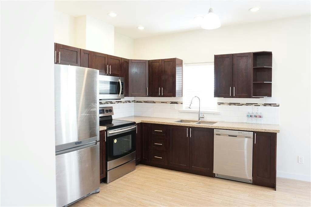 5655 N Inman Avenue, Burnaby, BC, V5H 2M2 - 4