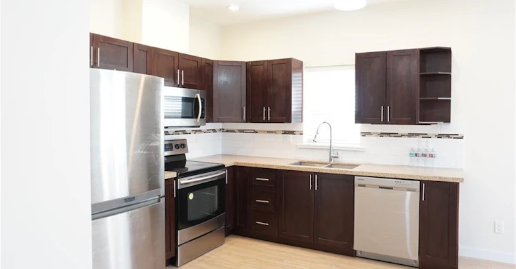 5655 N Inman Avenue, Burnaby, BC, V5H 2M2 - 4