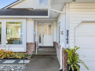 35762 Canterbury Avenue - 3