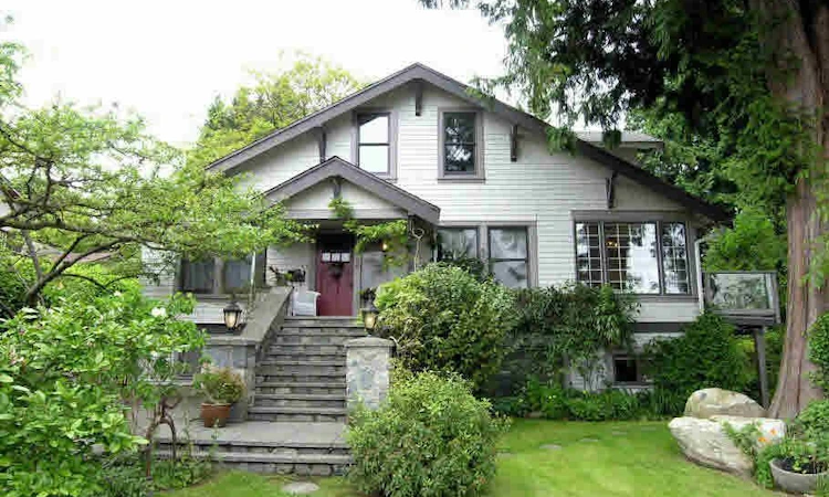 2356 Chesterfield Avenue