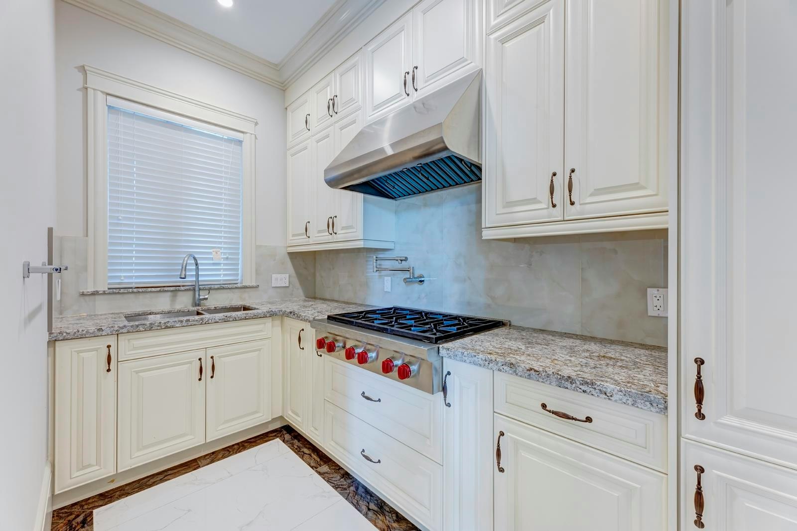 7991 Sunnyholme Crescent, Richmond, BC, V6Y 1G8 - 5