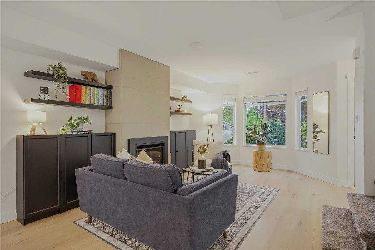 22-32361 Mcrae Avenue - 4