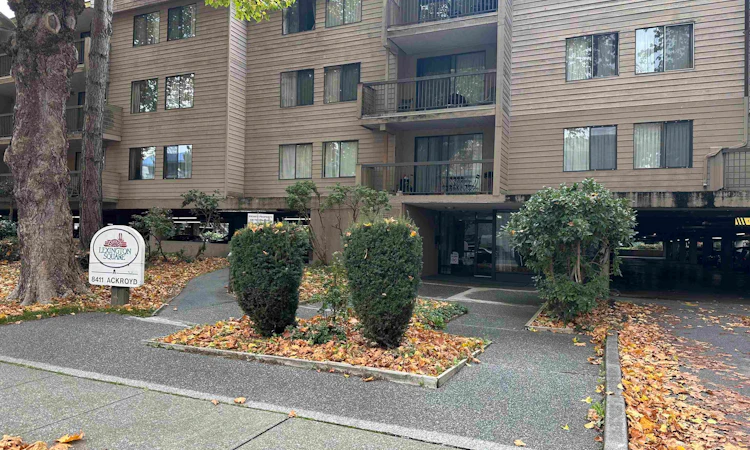318-8411 Ackroyd Road