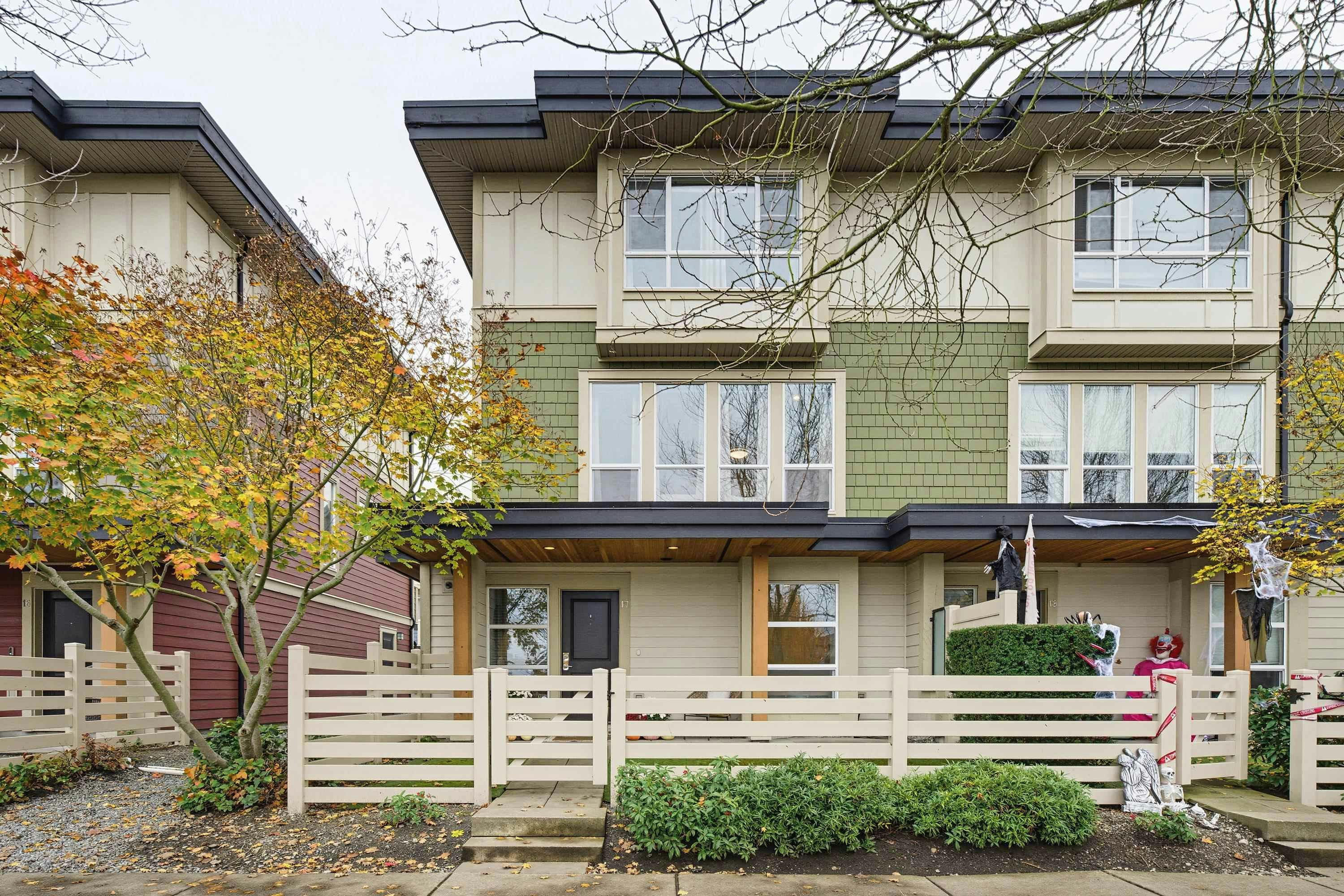 17-19477 72a Avenue, Surrey, BC, V4N 6M2