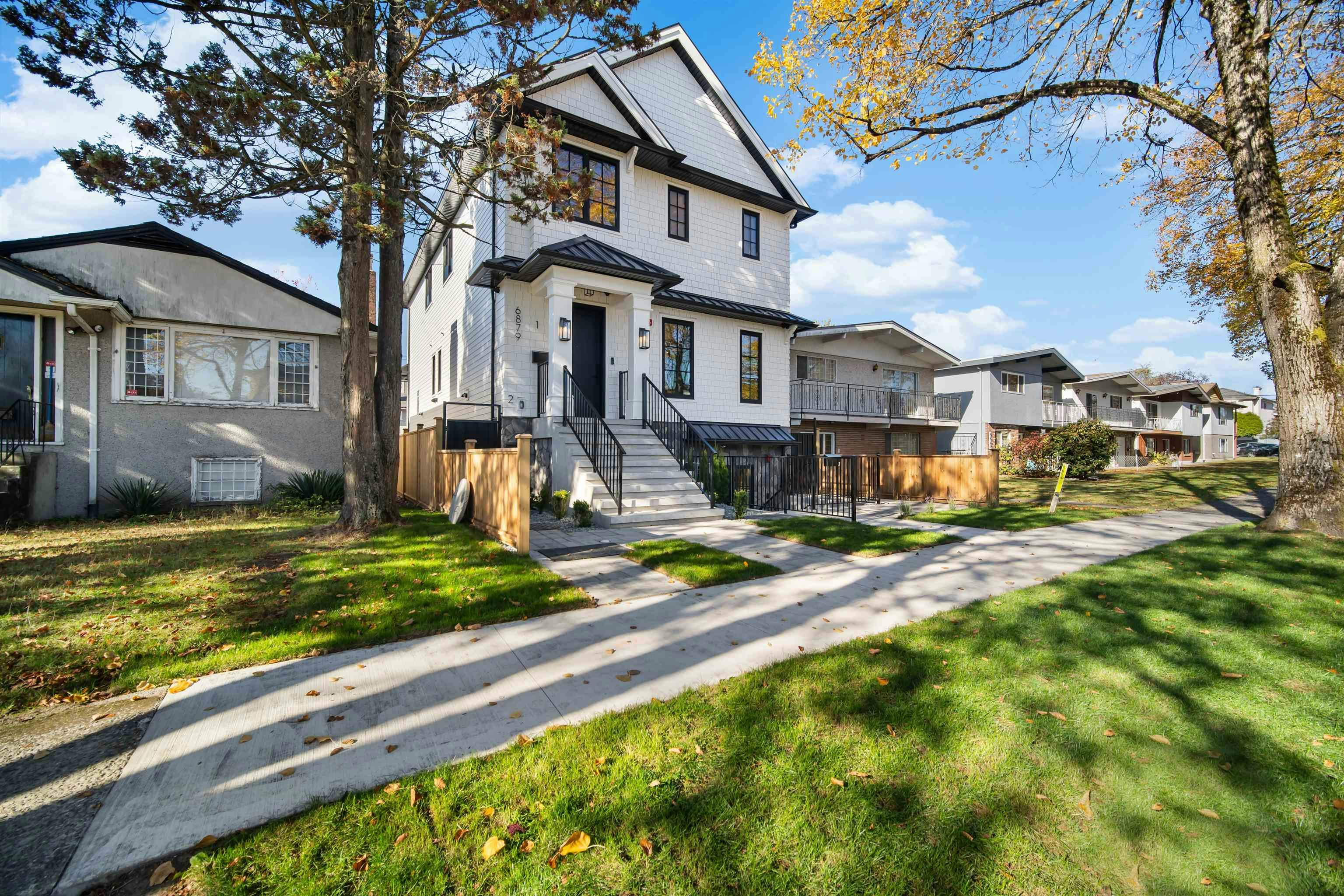 1-6879 Quebec Street, Vancouver, BC, V5X 3G3