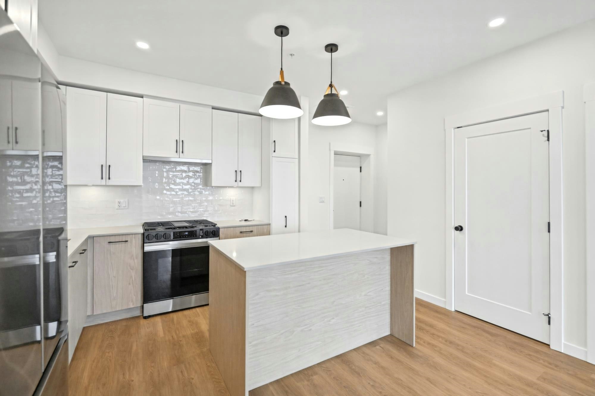 810-27254 Aldergrove Town Centre Drive - 5