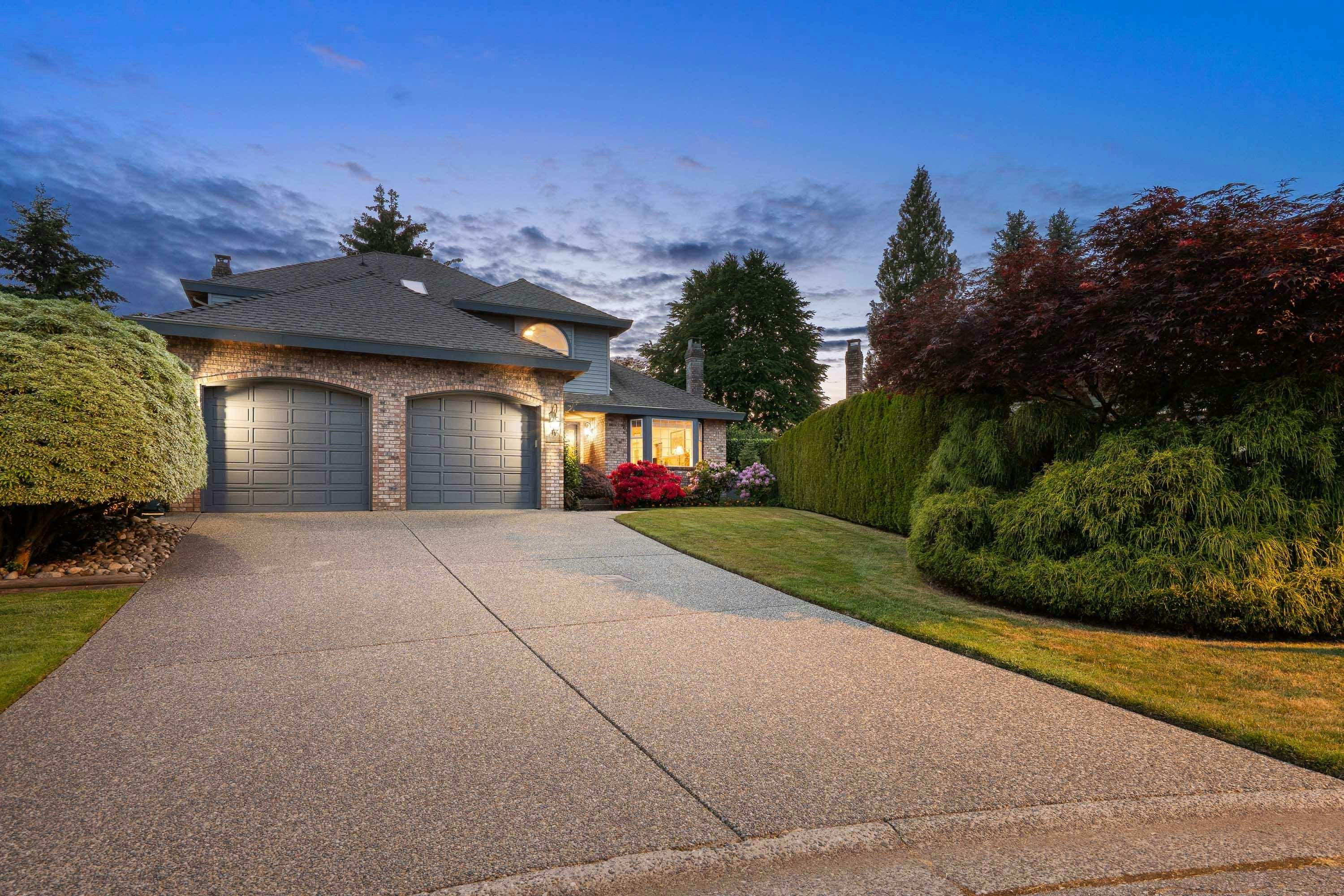 10573 Woodglen Close - 2