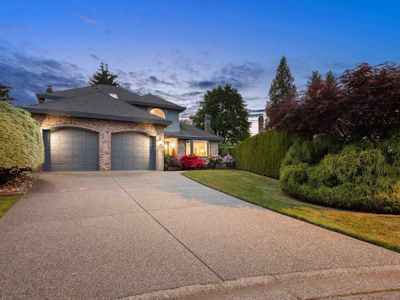 10573 Woodglen Close - 2