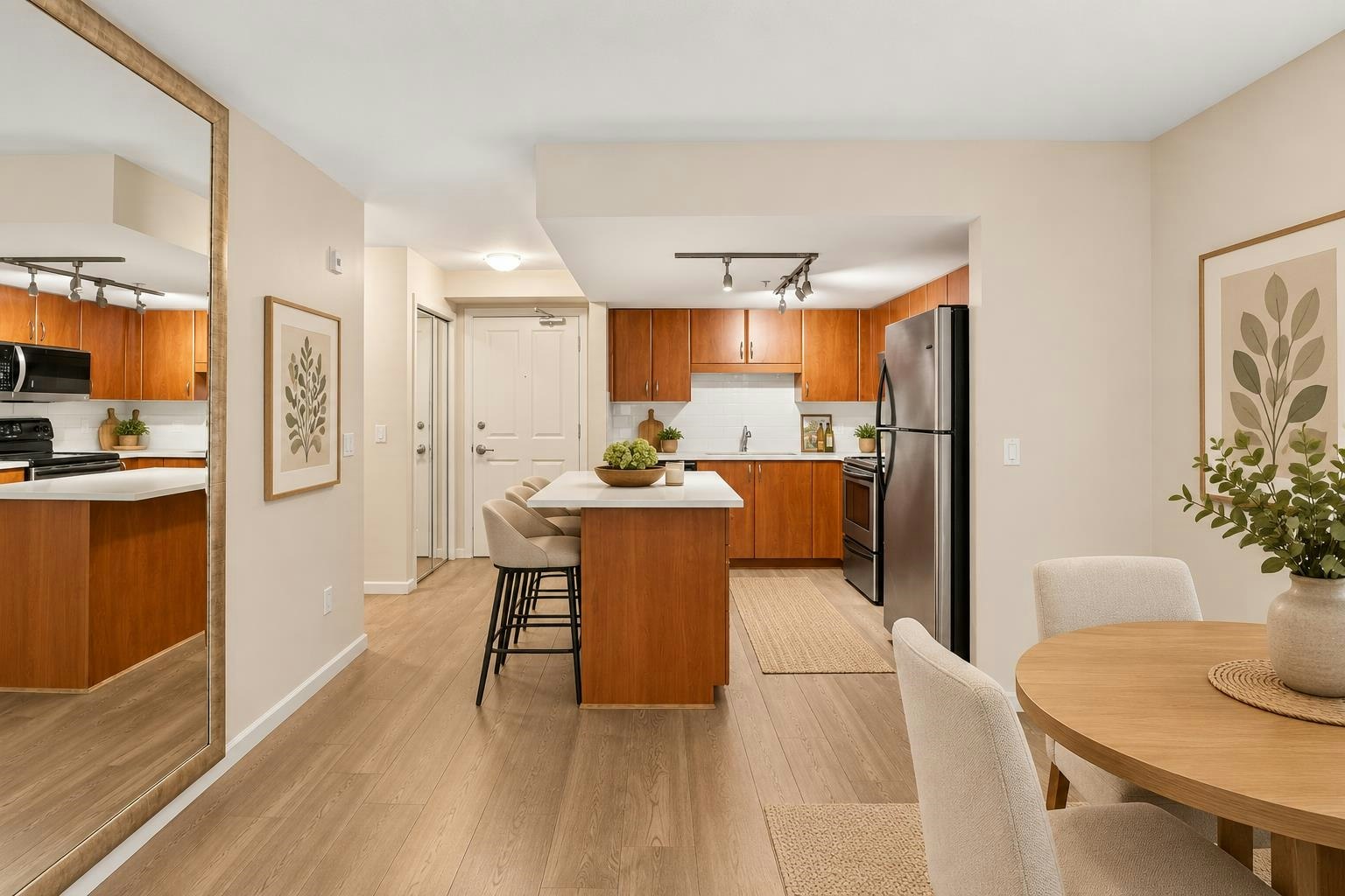 206-285 Newport Drive - 3