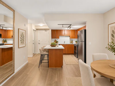 206-285 Newport Drive - 3