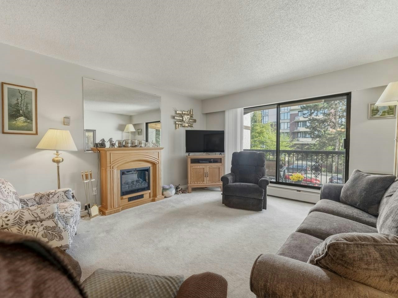 206-721 Hamilton Street, New Westminster, BC, V3M 2M7