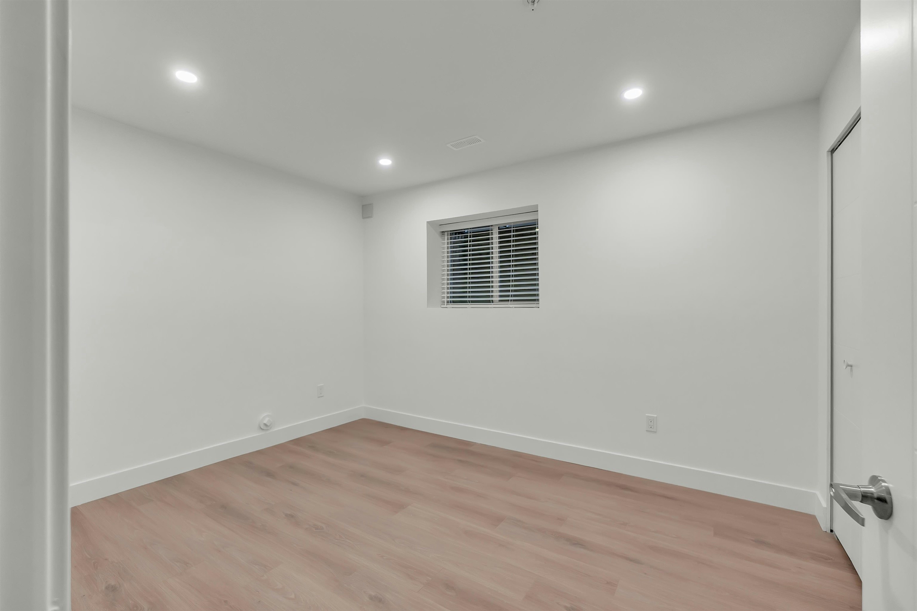 Basement-10476 Robertson Street, Maple Ridge, BC, V2W 0H8 - 11