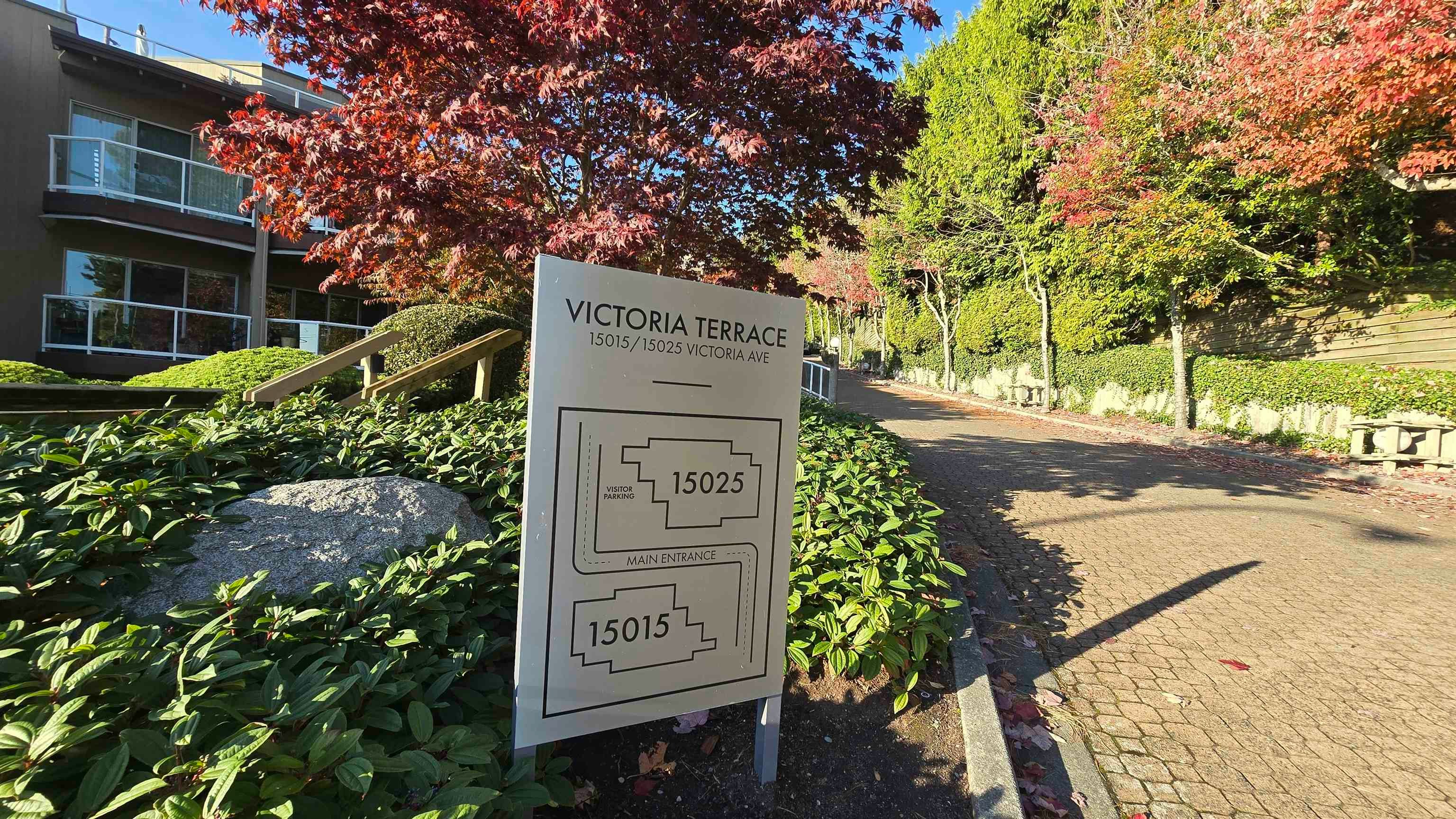 401-15025 Victoria Avenue, Surrey, BC, V4B 1G2