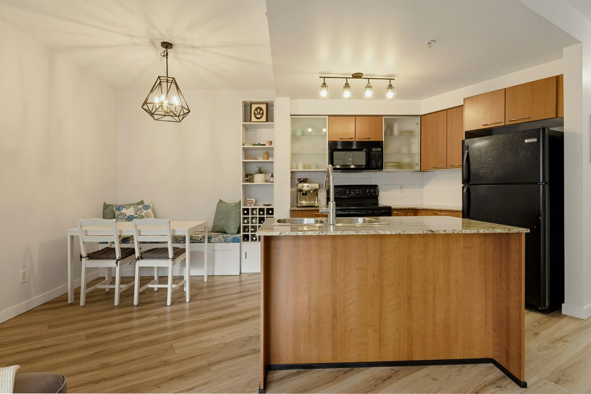 321-4028 Knight Street - 5
