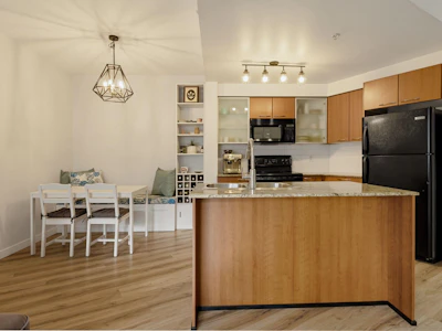 321-4028 Knight Street - 5