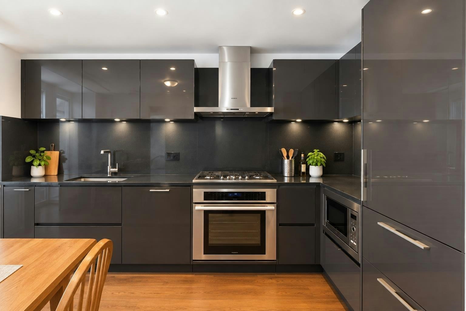 702-7128 Adera Street, Vancouver, BC, V6P 0H6 - 2