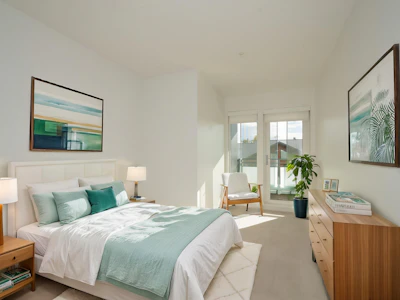 403-1061 Marine Drive - 5