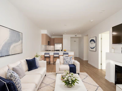 403-1061 Marine Drive - 3