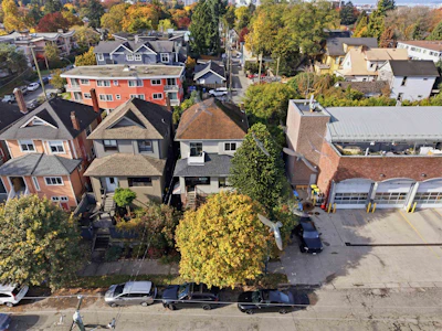 2833 Quebec Street - 2