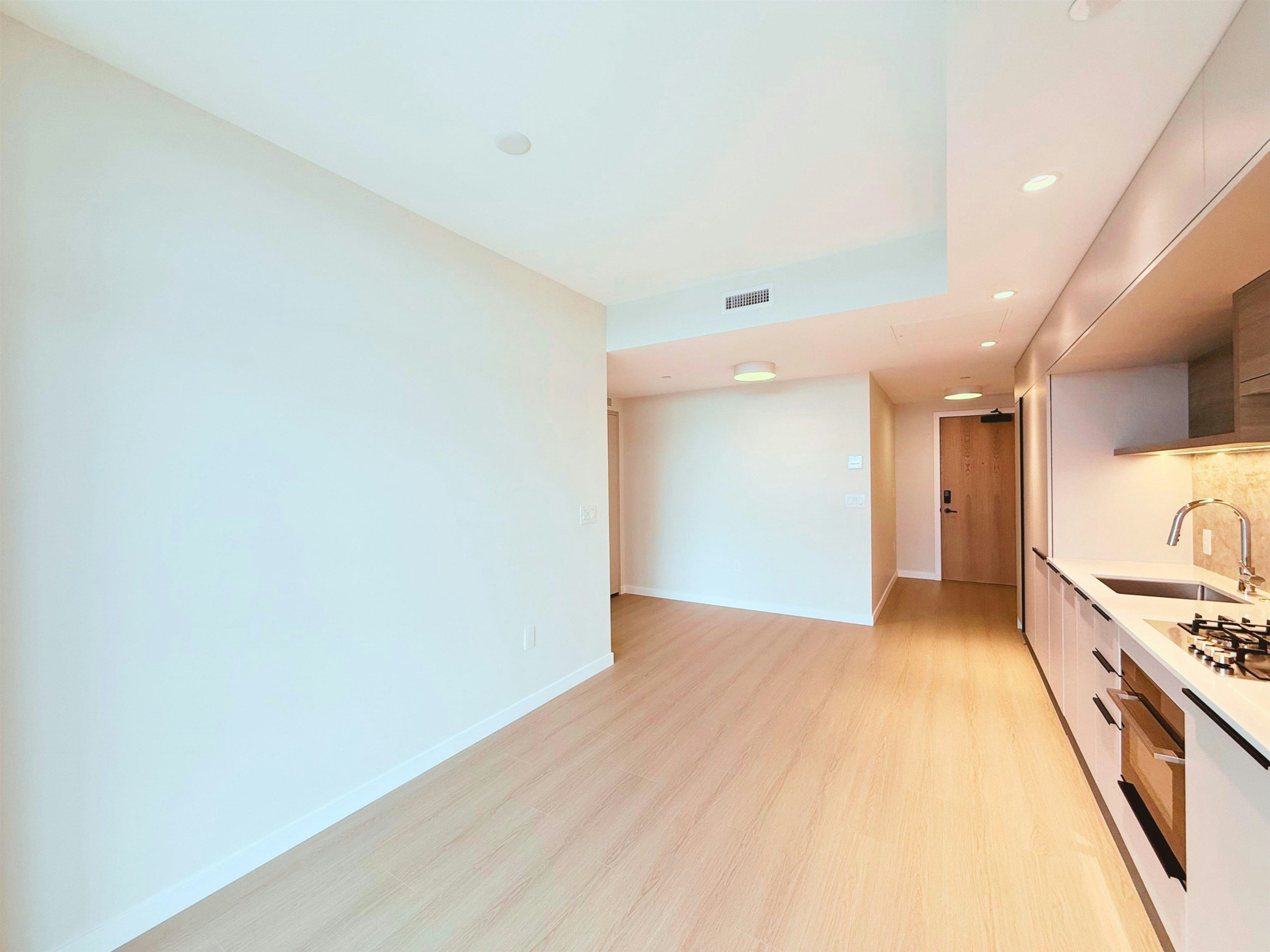 28**-612 Elmwood Street, Coquitlam, BC, V3J 0W1 - 4