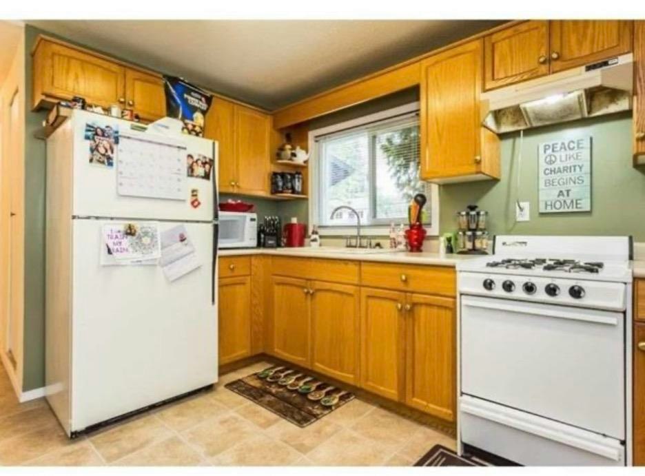 3633 Burnside Drive, Abbotsford, BC, V4A 5M3 - 2