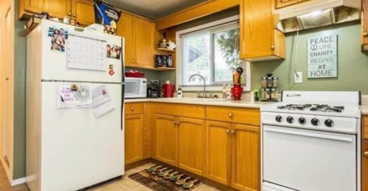 3633 Burnside Drive, Abbotsford, BC, V4A 5M3 - 2