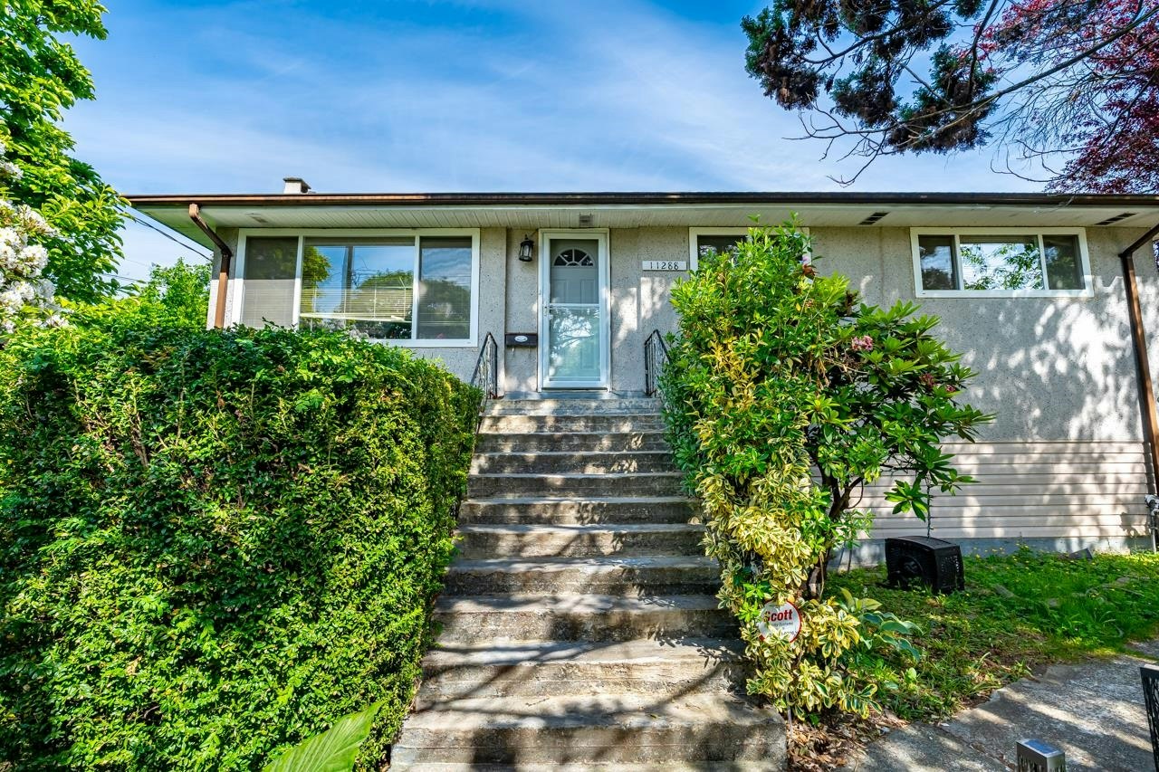 11288 135 Street, Surrey, BC, V3R 2Z7