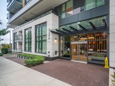 702-3200 Corvette Way - 3